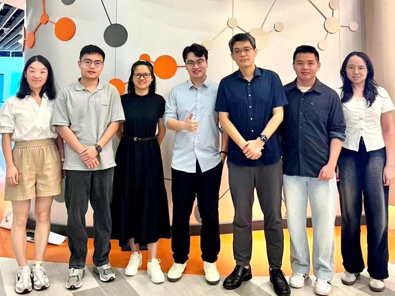 Prof. Wang & his team