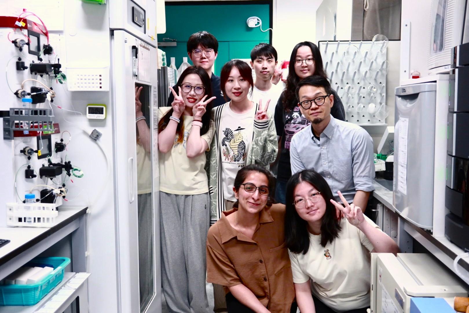 A research team led by Prof. Kenward VONG